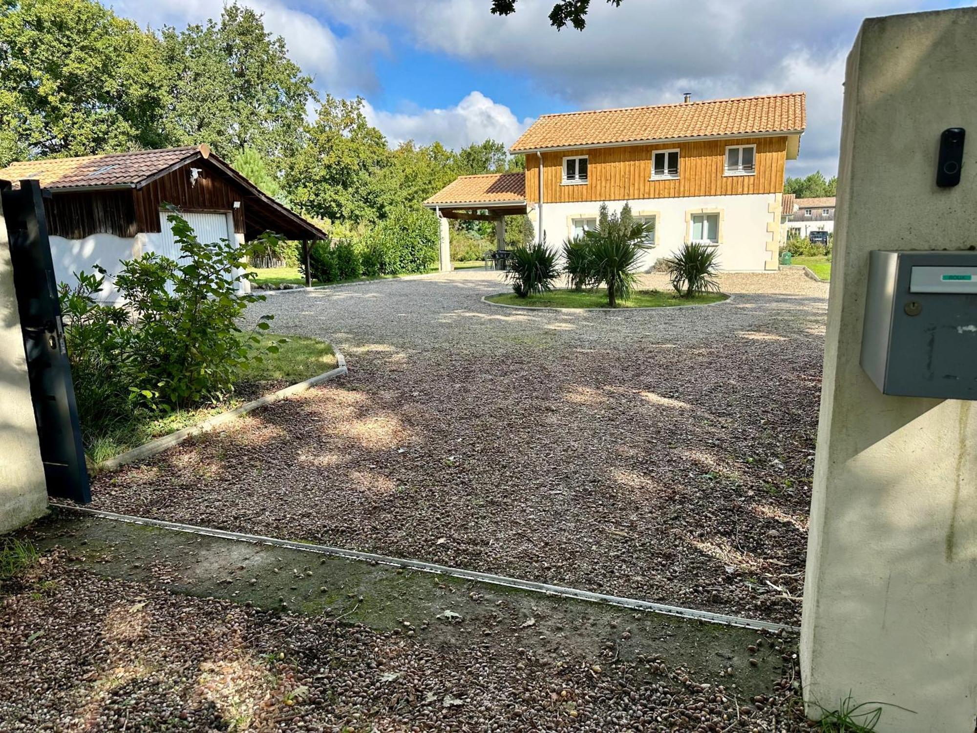 Maison Proche Du Lac ! Hourtin Exterior photo